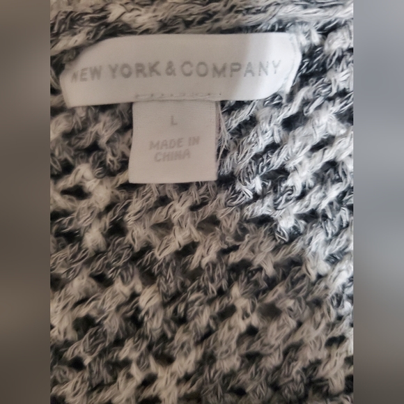 New York & Company top - Picture 3 of 7